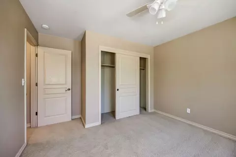 Bedroom - 523 Ridgeway Ave, Central Point, OR 97502 photo 5 of 9