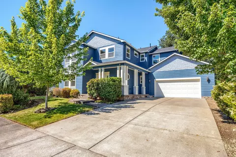 Exterior - 523 Ridgeway Ave, Central Point, OR 97502 photo 5 of 18
