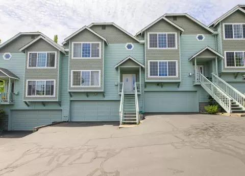 575 Scenic Dr, Ashland, OR 97520