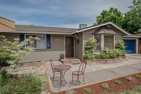 2619 Stonebrook Dr, Medford, OR 97504