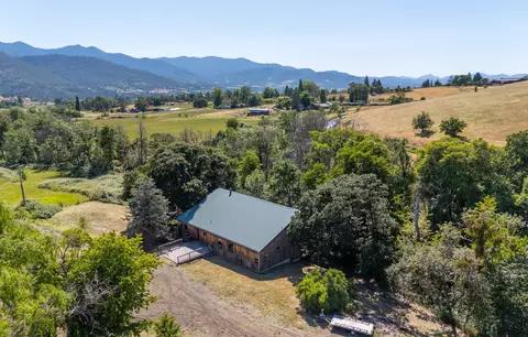 1776 Butler Creek Rd, Ashland, OR 97520