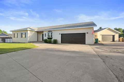 5586 State St, Klamath Falls, OR 97603