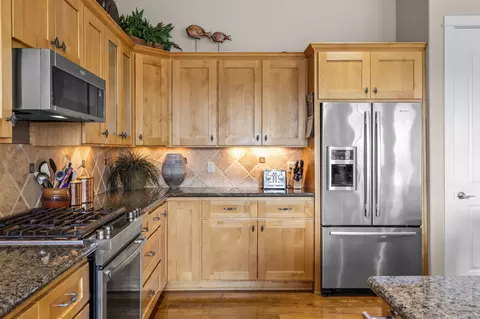 61879 Fall Creek Loop, Bend, OR 97702 photo 11