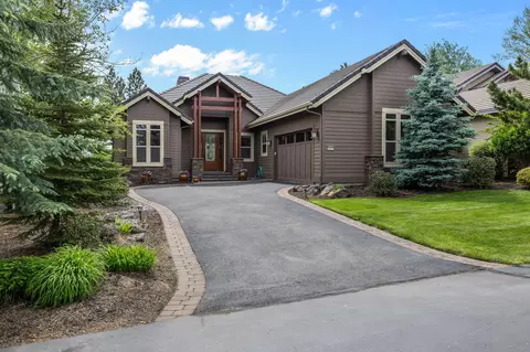 61879 Fall Creek Loop, Bend, OR 97702 photo 3