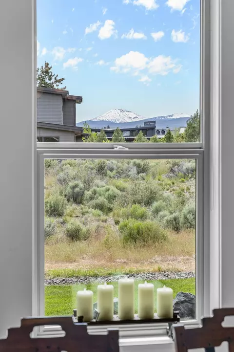61879 Fall Creek Loop, Bend, OR 97702 photo 9