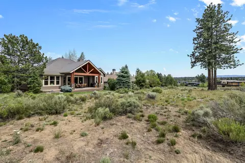 61879 Fall Creek Loop, Bend, OR 97702 photo 2