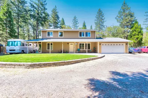 9838 W Evans Creek Rd, Rogue River, OR 97537