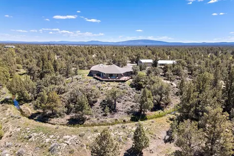 24395 Dodds Rd, Bend, OR 97701 photo 4