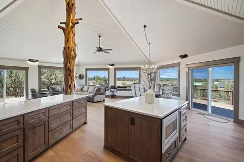 24395 Dodds Rd, Bend, OR 97701