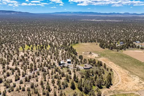 24395 Dodds Rd, Bend, OR 97701 photo 3
