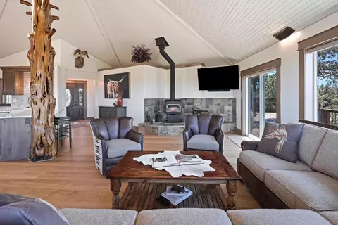 24395 Dodds Rd, Bend, OR 97701 photo 8