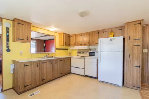 125 Harris Rd, Grants Pass, OR 97526 photo 3
