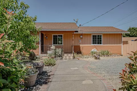 1300 SW Jordan St, Grants Pass, OR 97526