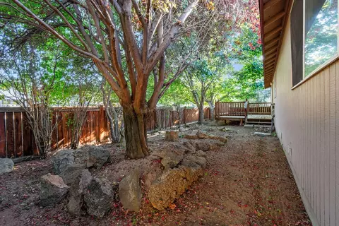 Exterior - 2279 NEdgewater Dr, Bend, OR 97701 photo 7 of 15
