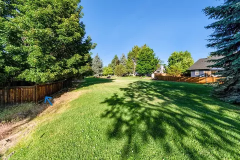 Exterior - 2279 NEdgewater Dr, Bend, OR 97701 photo 9 of 15