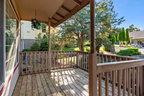 Exterior - 2279 NEdgewater Dr, Bend, OR 97701 photo 11 of 15