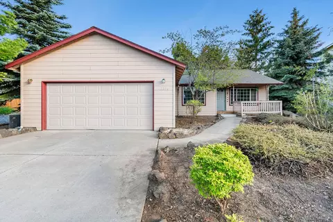 Exterior - 2279 NEdgewater Dr, Bend, OR 97701 photo 2 of 15