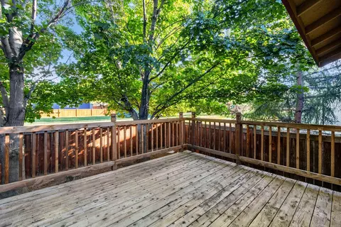 Exterior - 2279 NEdgewater Dr, Bend, OR 97701 photo 5 of 15