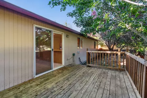 Exterior - 2279 NEdgewater Dr, Bend, OR 97701 photo 6 of 15