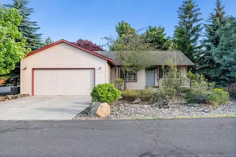 2279 NEdgewater Dr, Bend, OR 97701