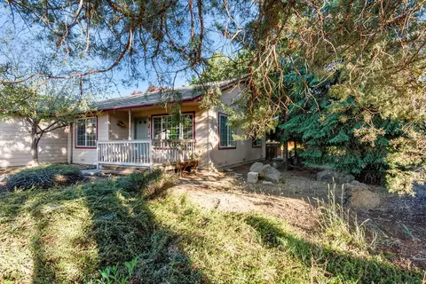 Exterior - 2279 NEdgewater Dr, Bend, OR 97701 photo 10 of 15