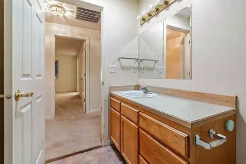 Bath - 2279 NEdgewater Dr, Bend, OR 97701 photo 1 of 4