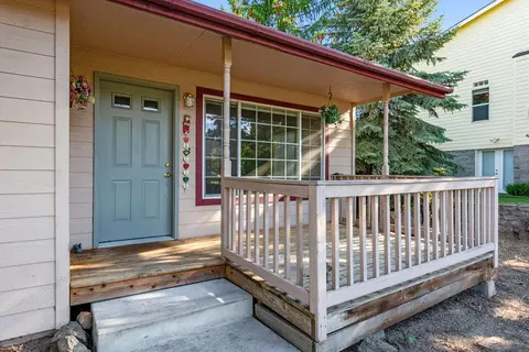 Exterior - 2279 NEdgewater Dr, Bend, OR 97701 photo 13 of 15