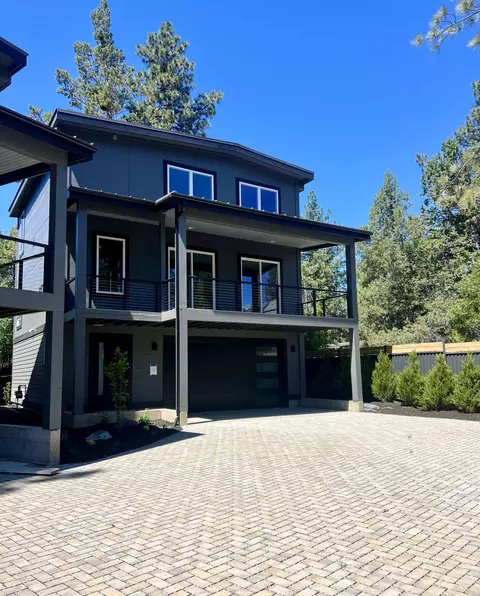 20024 Alderwood Cir #1, Bend, OR 97702