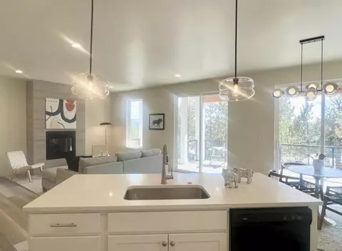 Kitchen - 2082 NW Trenton Ave #2, Bend, OR 97703 photo 3 of 3
