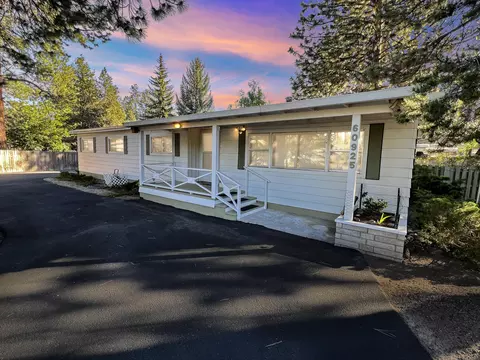 60925 Aspen Dr, Bend, OR 97702 photo 2