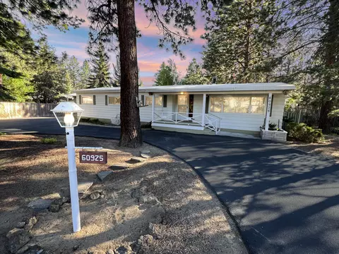 60925 Aspen Dr, Bend, OR 97702