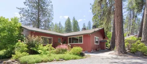 144 Nursery Ln, Grants Pass, OR 97527