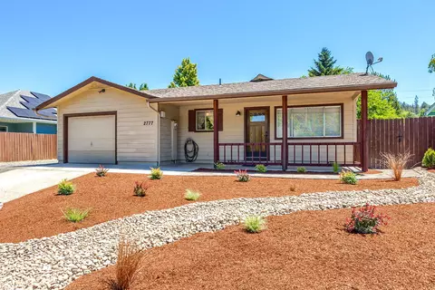 2777 Florer Dr, Grants Pass, OR 97527