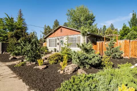 1581 NW 1st St, Bend, OR 97703