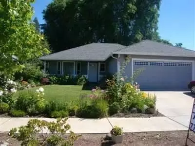755 Halvorsen St, Medford, OR 97501
