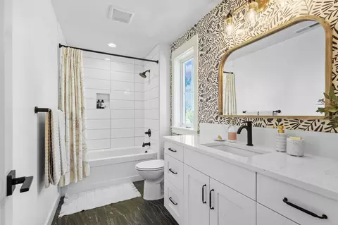 Bath - 2958 NW Celilo Ln, Bend, OR 97703 photo 5 of 5