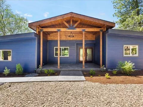 176 Chaparral Dr, Grants Pass, OR 97526