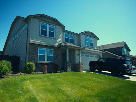4464 SW Salmon Pl, Redmond, OR 97756