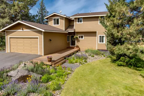 62467 Stenkamp Rd, Bend, OR 97701