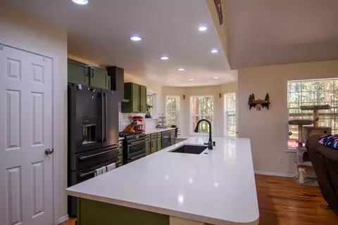 Kitchen - 16886 Jacinto Rd, Bend, OR 97707 photo 1 of 3
