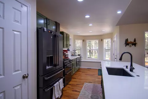 Kitchen - 16886 Jacinto Rd, Bend, OR 97707 photo 2 of 3
