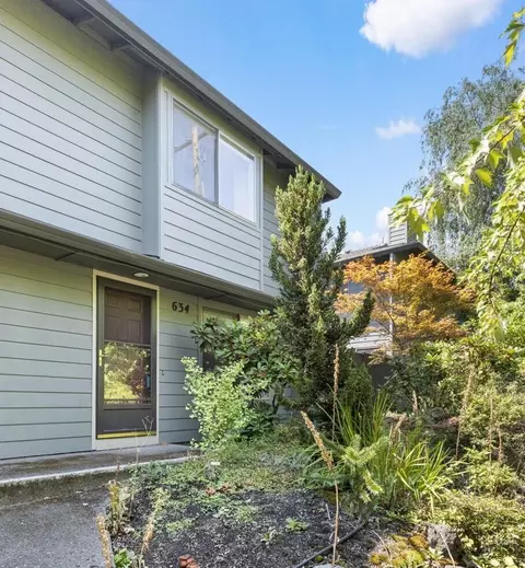 634 E Main St, Ashland, OR 97520