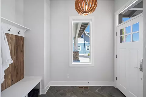 Entry Way - 2808 NW Shields Dr, Bend, OR 97703 photo 2 of 4