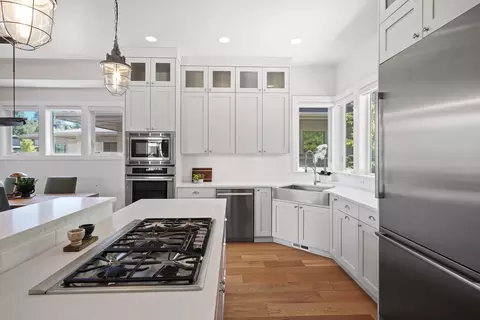 Kitchen - 2808 NW Shields Dr, Bend, OR 97703 photo 3 of 5