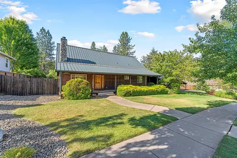 87 SE Troll View Rd, Grants Pass, OR 97527