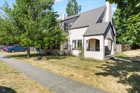 395 Helman St, Ashland, OR 97520
