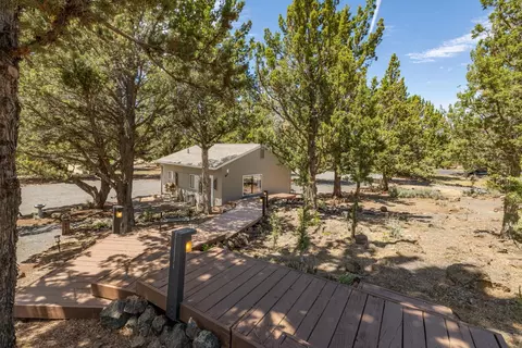 Exterior - 21873 Rincon Ave, Bend, OR 97702 photo 9 of 9