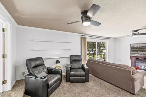 Living - 21873 Rincon Ave, Bend, OR 97702 photo 5 of 5