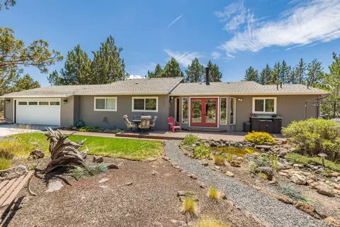 Exterior - 21873 Rincon Ave, Bend, OR 97702 photo 2 of 9