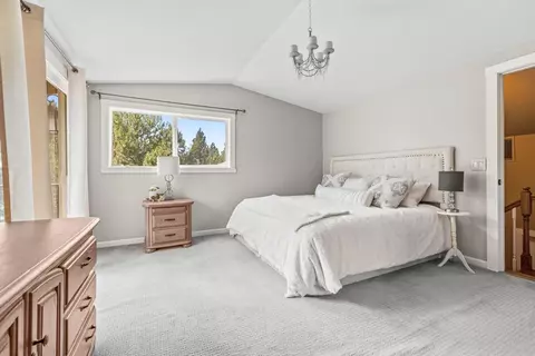 Bedroom - 21873 Rincon Ave, Bend, OR 97702 photo 8 of 9
